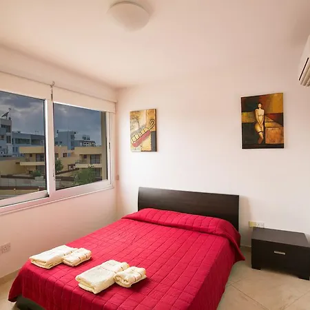 Pallinio Fig Tree Bay