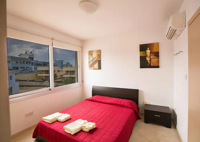 Pallinio Fig Tree Bay